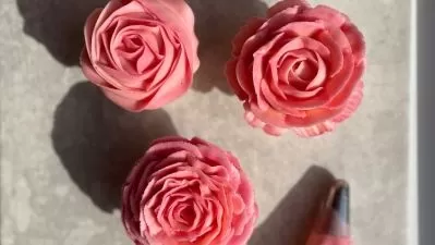 Master Buttercream Roses: From Beginner to Pro  

